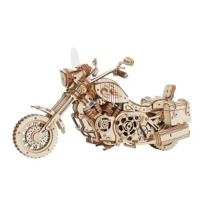ROKR Cruiser Motorcycle LK504, puzzle 3D mécanique en bois représentant une moto Cruiser avec moteur apparent, roues détaillées et sacoches arrière.