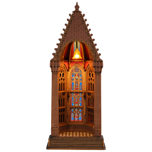 Maquette DIY en bois Geometric Cathedral de Rolife, représentant une cathédrale gothique miniature avec arches sculptées, vitraux colorés et éclairage LED chaleureux.