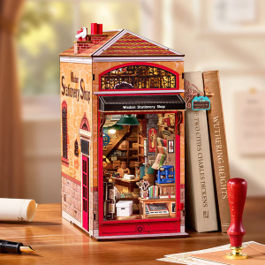 Rolife Wisdom Stationery Shop TGB19, Book Nook miniature représentant une boutique de papeterie vintage à deux étages avec éclairage LED et nombreux détails.